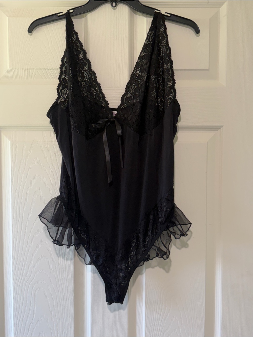 Black Lace-Trim V-Neck Sheer Ruffle Bodysuit vintage teddy lingerie size large